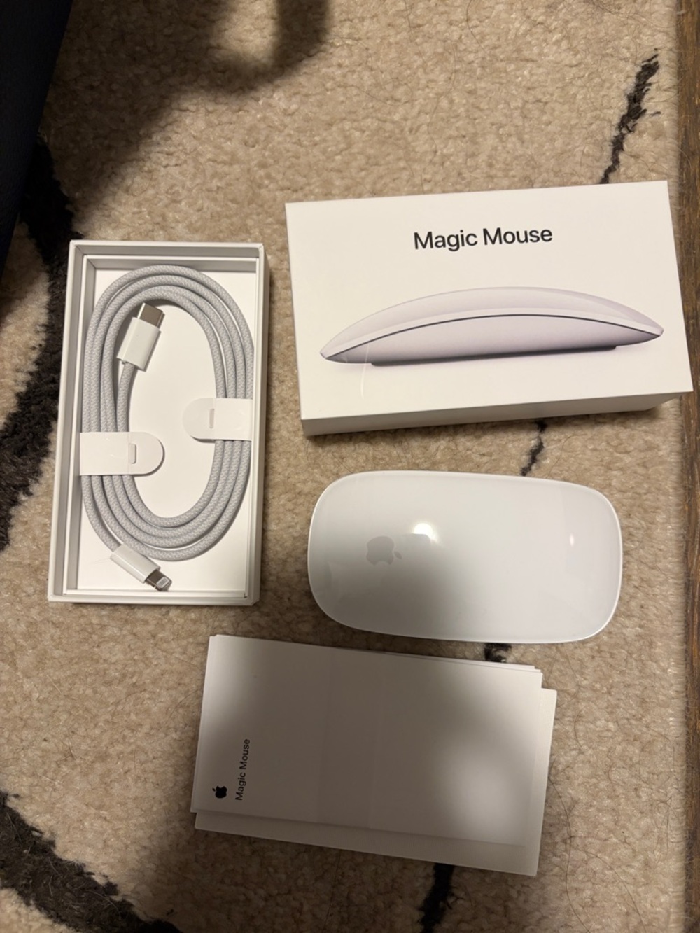 Apple Magic Mouse — White and Silver Wireless Mouse
